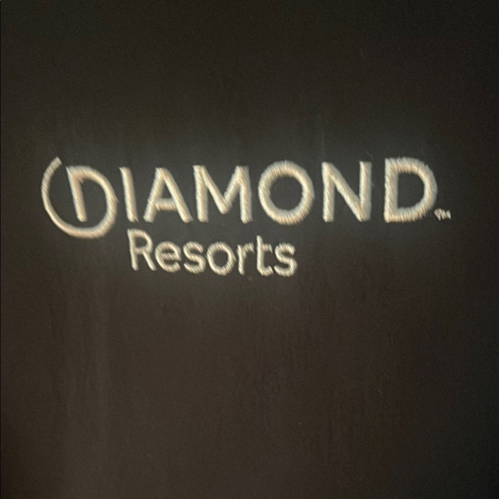 NWOT Diamond Resorts Black Jacket White Logo comfy, weather proof pockets - Picture 2 of 9